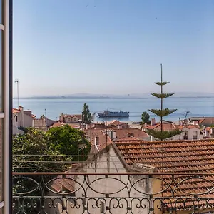 Amazing River View In Historical Appartement Lissabon